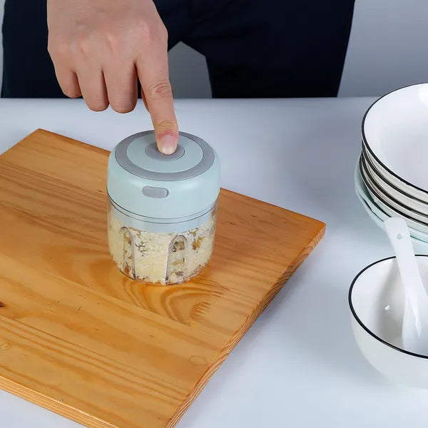 Mini Electric Garlic & Ginger Chopper – Cordless Food Mincer